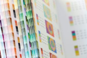 Od projektu do produktu: Proces w drukarni opakowań kartonowych